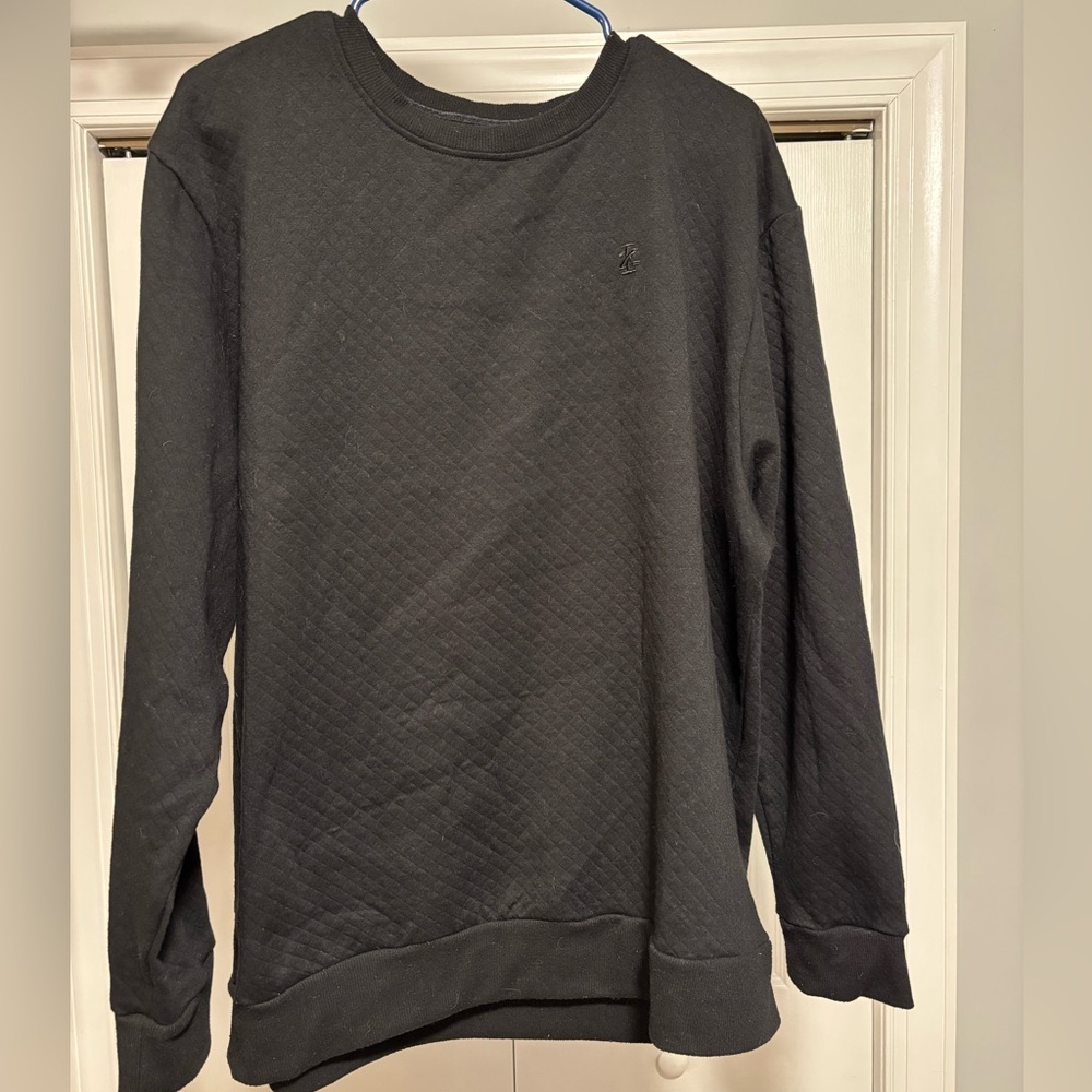 Izod Men's Black Crewneck Sweater